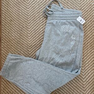 NWT GAP Logo Women’s Sweatpants